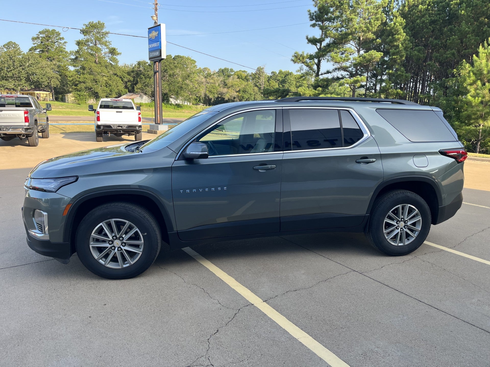 2023 Chevrolet Traverse LT Cloth