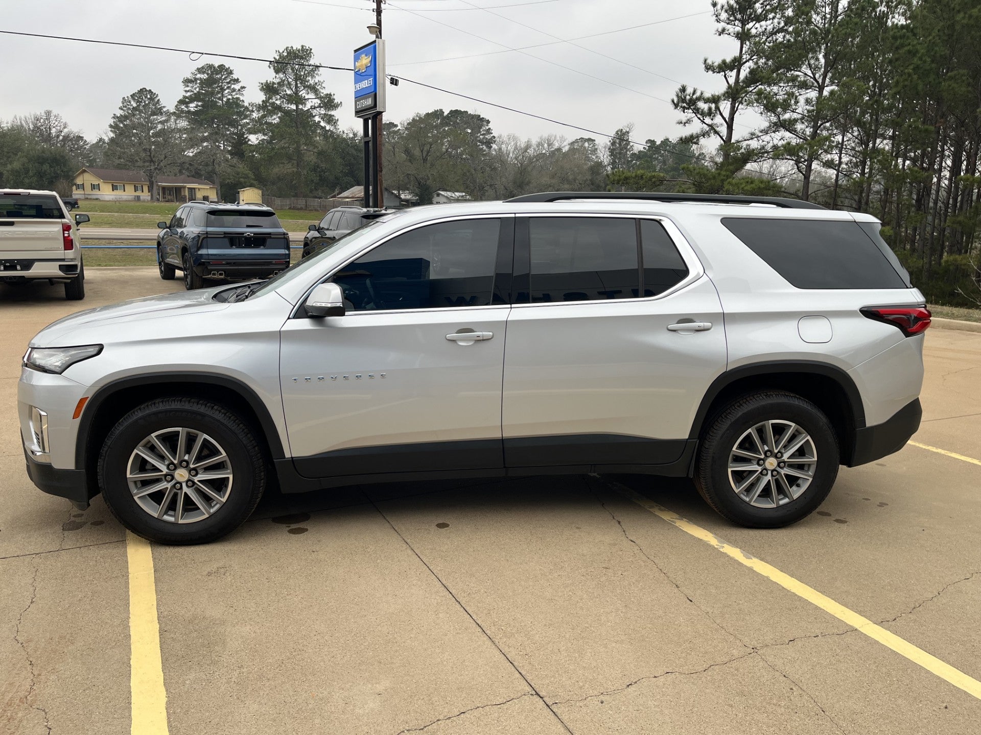2022 Chevrolet Traverse LT Cloth